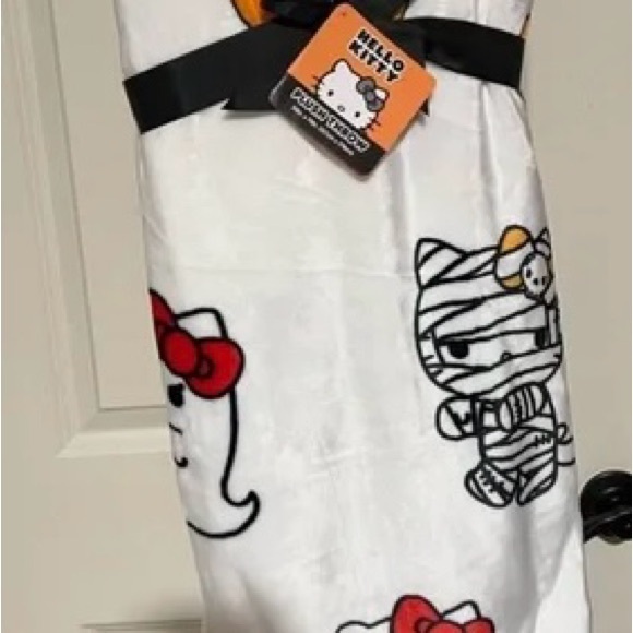 Hello Kitty Halloween Blanket
